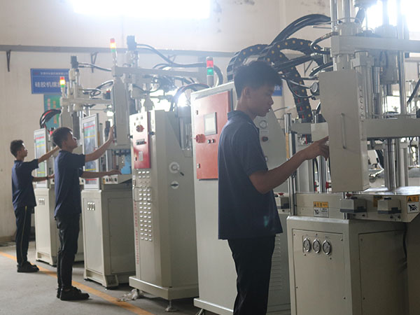 立式成型注塑機(jī) 立式成型注塑機(jī)